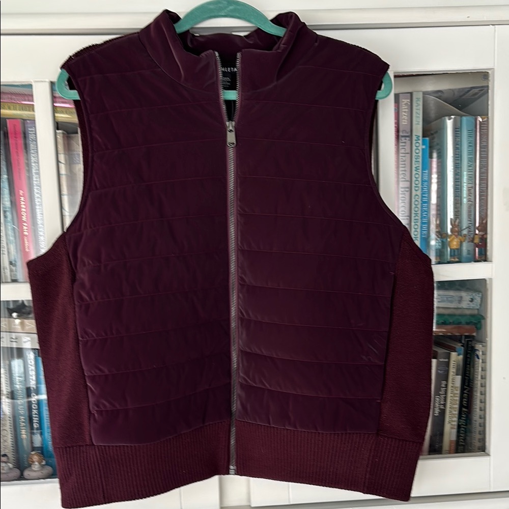 NWT Athleta‎ Hanover Hybrid Vest